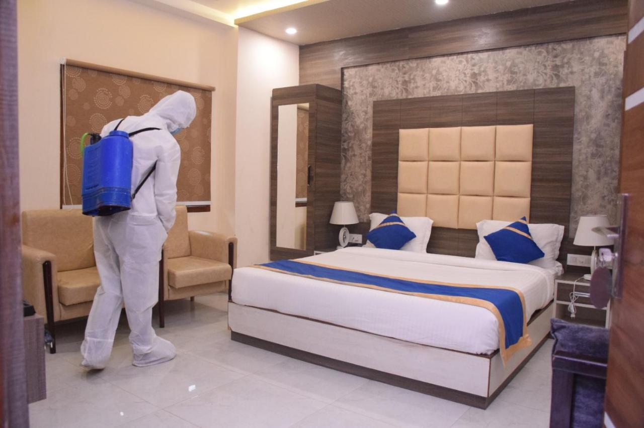Shri Sai Hotel Āzamgarh Eksteriør bilde
