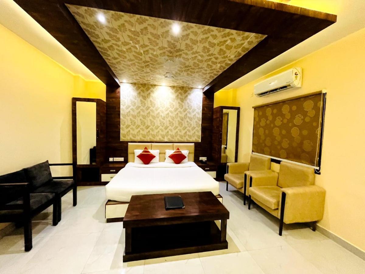 Shri Sai Hotel Āzamgarh Eksteriør bilde