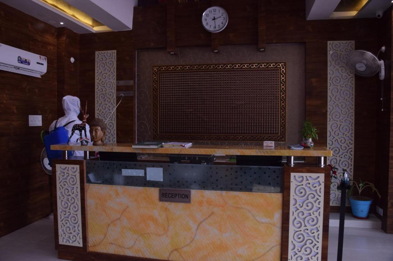 Shri Sai Hotel Āzamgarh Eksteriør bilde