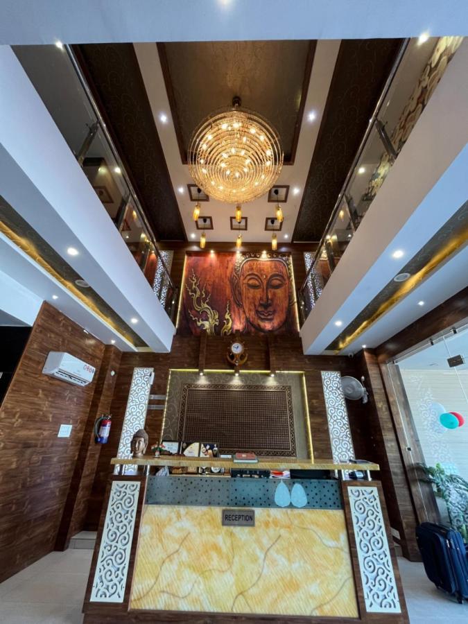 Shri Sai Hotel Āzamgarh Eksteriør bilde